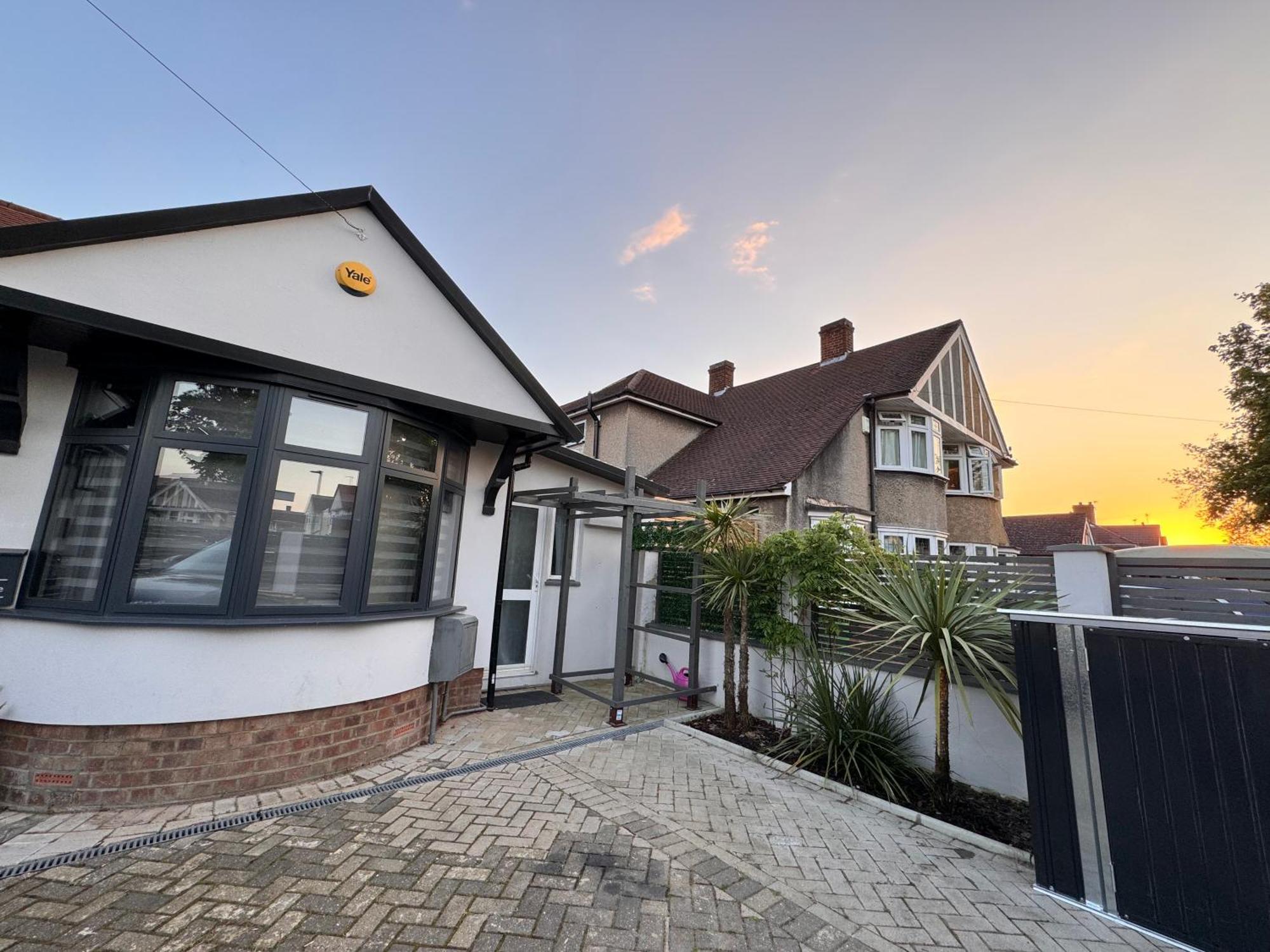 Apartment Modern One Bedroom Flat In Twickenham For Business Travelers *