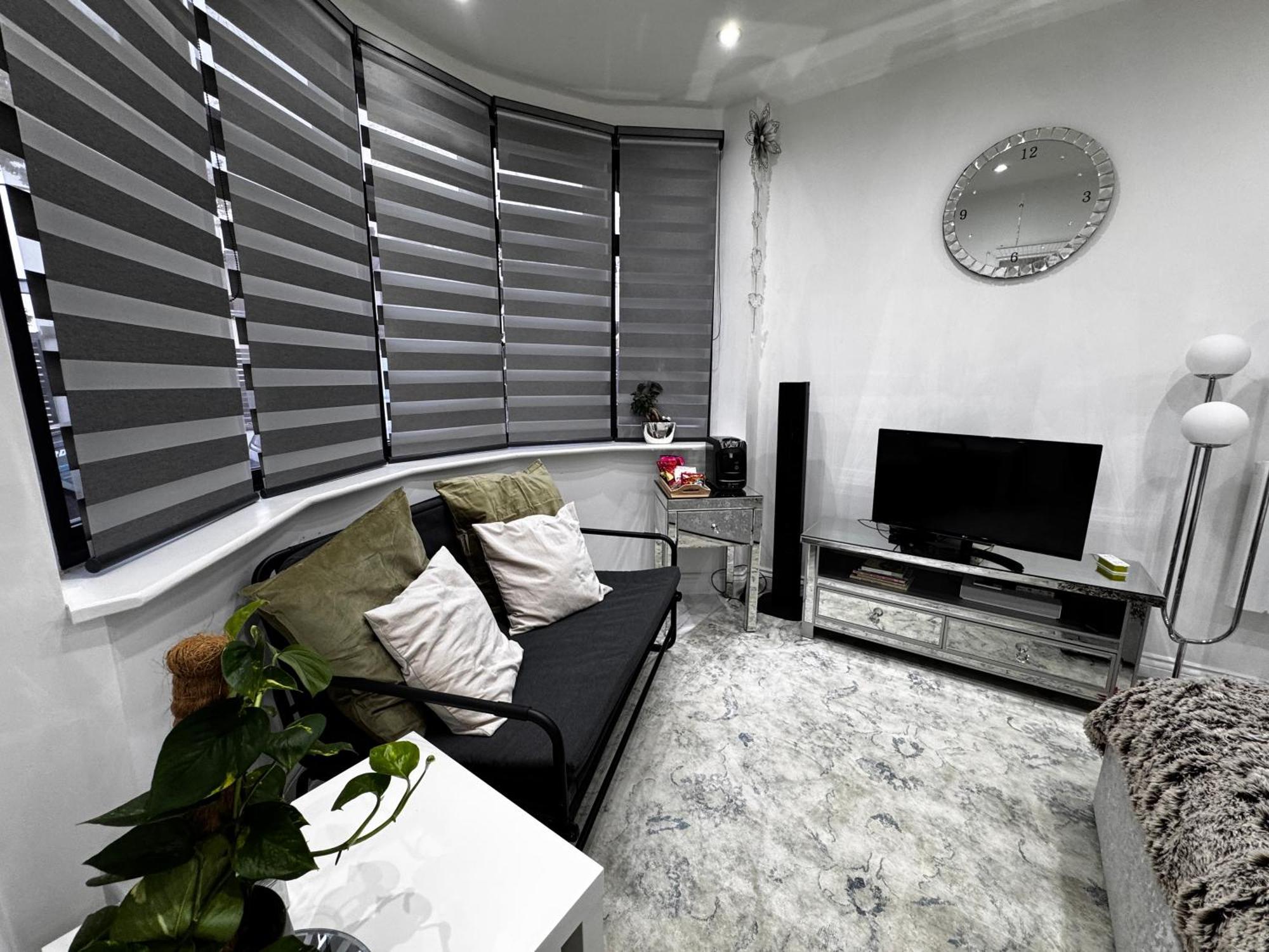 Apartment Modern One Bedroom Flat In Twickenham For Business Travelers