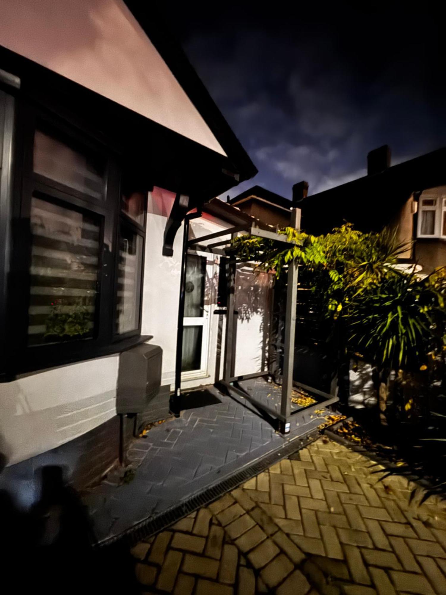 Modern One Bedroom Flat In Twickenham For Business Travelers Apartment Hanworth