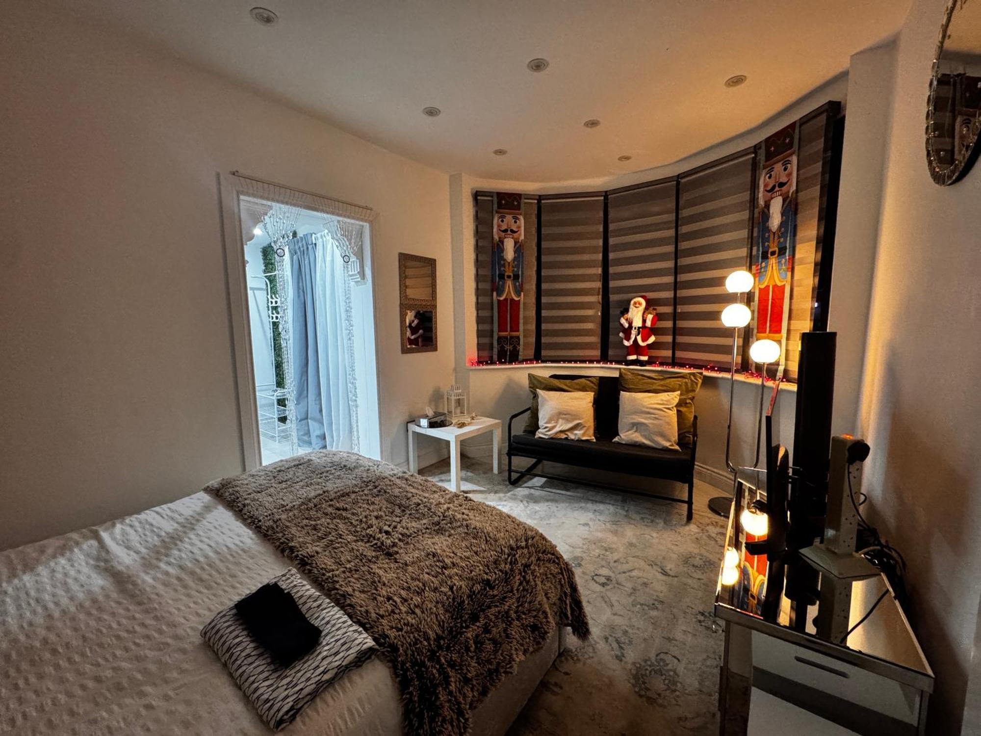 Modern One Bedroom Flat In Twickenham For Business Travelers Hanworth